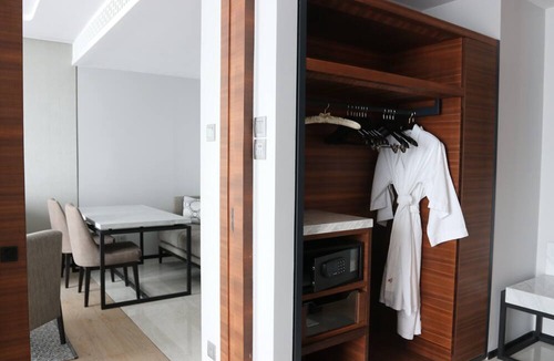 Bang Rak Hotel | Bangkok Marriott Hotel The Surawongse
