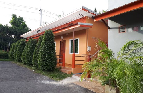 Ban Pong Hotel | Baan Rimnam Resort