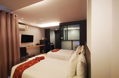 Khlang Hotel | Mandy Nok Hotel