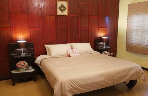 Bang Phai Hotel | Nonnaisuan resort