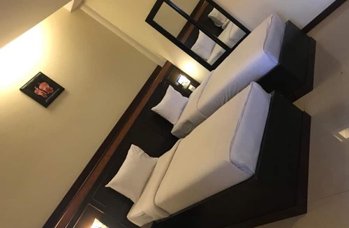 Chumphon Hotel | Room Place