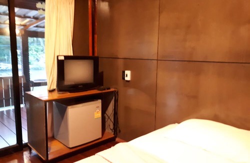 Amphawa Hotel | Baansuankamnun Montree
