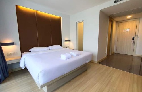 Talat Bang Khen Hotel | Ebina House
