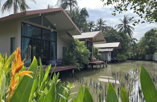 Amphawa Hotel | Kalacanal Resort