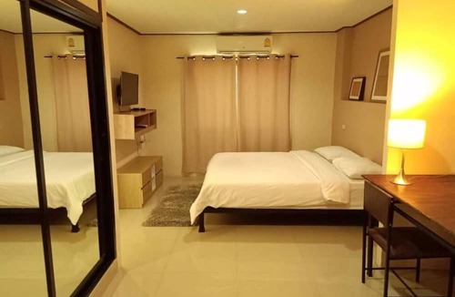 Nikhom Phatthana Hotel | The Square Rayong