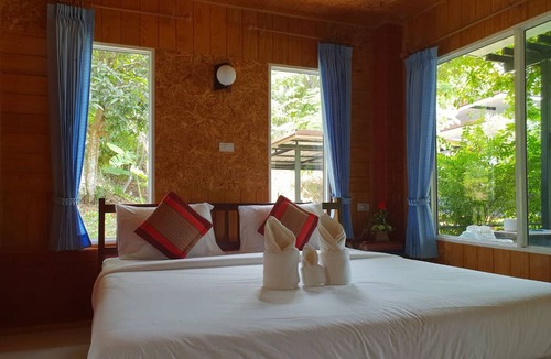 Ban Ta Khun Hotel | Baan Suan Hill Resort