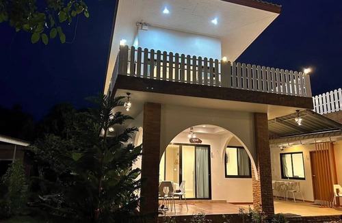 Suan Phueng Hotel | Charming Home Resort