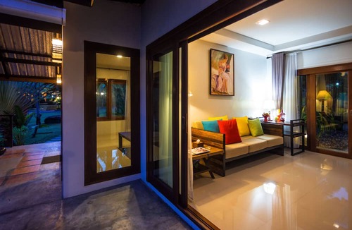 Phra Phrom Hotel | Tamali Hotel