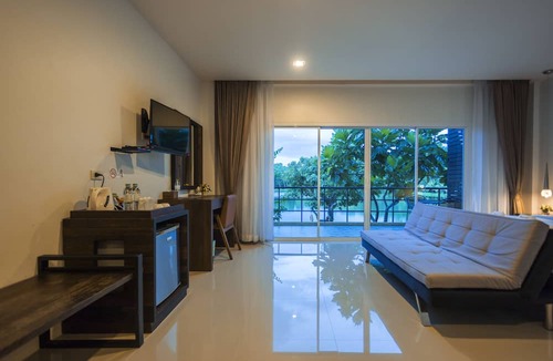 Phra Phrom Hotel | Tamali Hotel