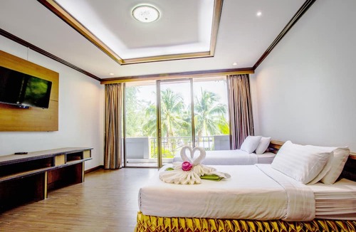 Bang Saphan Hotel | The Uncle Beach Resort