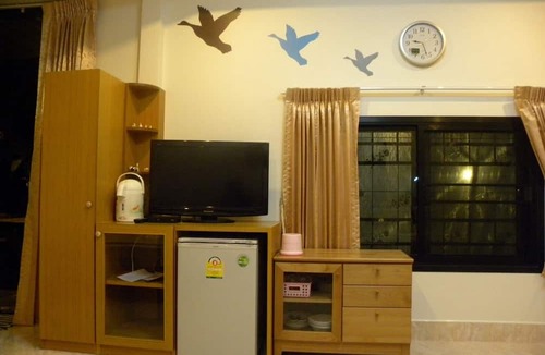 Tha Yang Hotel | Bangchong Marina Resort