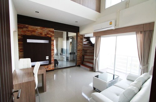 Pluak Daeng Hotel | The Contrast i Hotel