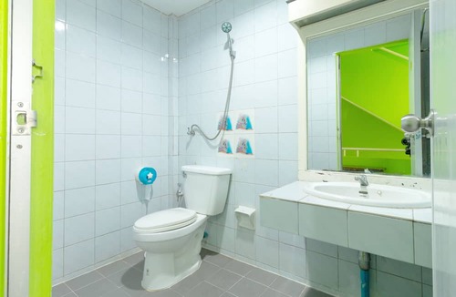 Downtown Hat Yai Hostel | Hatyai Dee Hostel