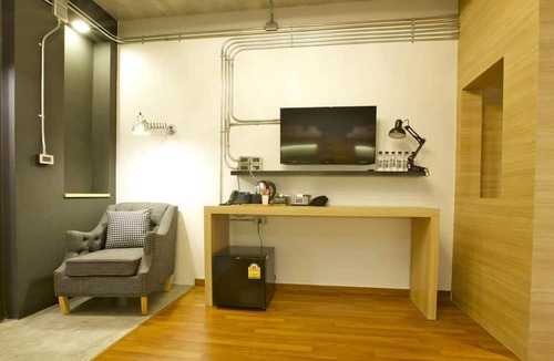 Khlang Hotel | The Plug Hotel