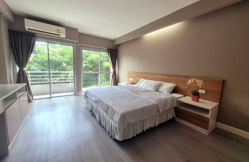 Lak Si Hotel | J Park at Chinnakhet
