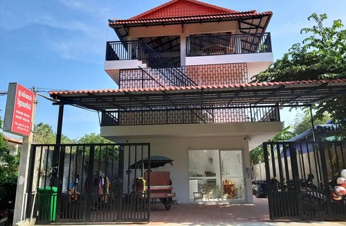 Krong Kaeb Hotel | Khmer House Guesthouse