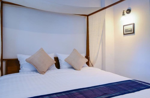 San Chao Pho Suea House | Neighbor Phuthon
