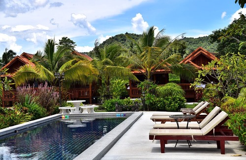 Wang Pong Hotel | Thai House Resort