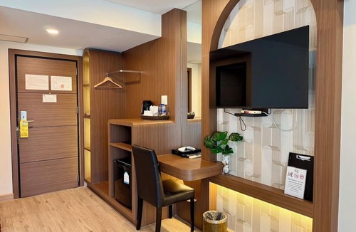 Cha-am Hotel | Irin Beach Cha - am