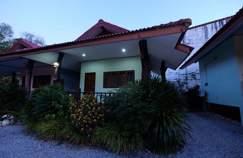 Na Ta Luang Hotel | Pum and Plam Homestay Resort