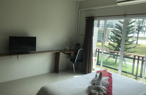 Pak Phayun Hotel | Hadthong Resort