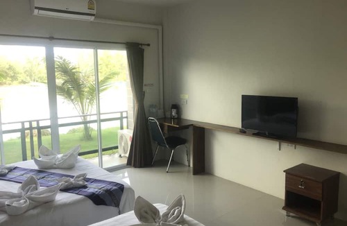 Pak Phayun Hotel | Hadthong Resort