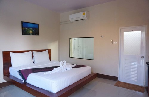 Uthai Thani Hotel | S Ville Resort