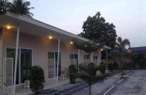 Nong Nam Daeng House | Baan Chan Suan