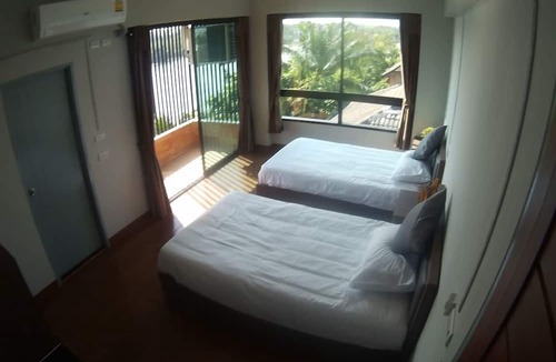 Racha Thewa Hotel | Na Siri Lakeview
