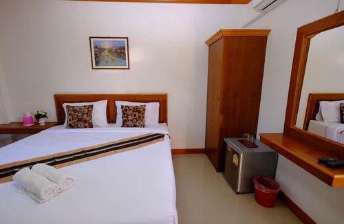 Phra Klang Thung Hotel | Paktraporn Resort