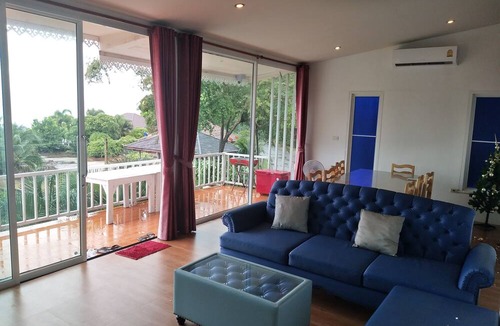Chakphong Villa | White House Mountian Beach Resort