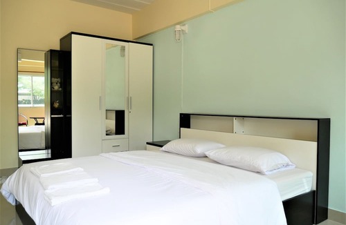Ta Sit Hotel | UT Home Apartment