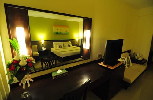 Kamphaeng Phet Hotel | Navarat Heritage Hotel