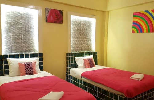 Bang Phra Hotel | Baan Sai Thong Hotel