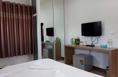 Lan Saka Hotel | Pool House Lanska