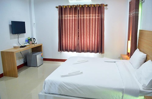 Lan Saka Hotel | Pool House Lanska