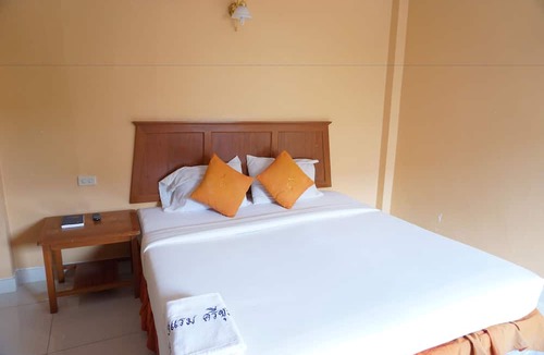 Chumphon Hotel | Sri Chumphon Hotel