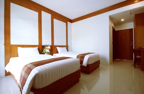 Nong Han Hotel | Nonghan Grand Hotel and Resort