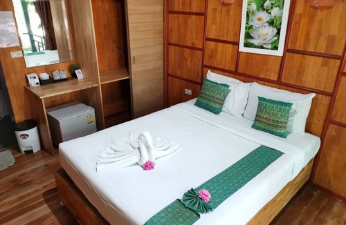 Kamlon Hotel | Num Chaykhong
