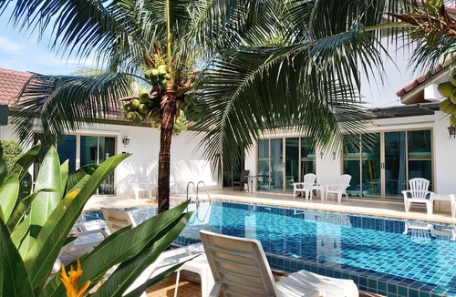 Ban Bo Han Hotel | The Snug Airportel