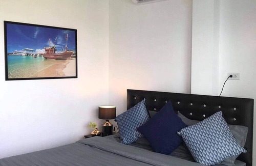 Ko Sichang Hotel | Neutron Bungalow