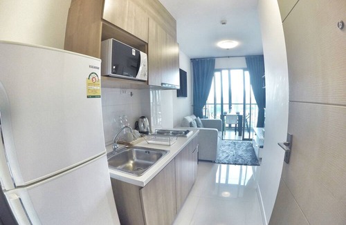 Bang Na Apartment | Luxurious1BR-Next to BTS-Rooftop pool