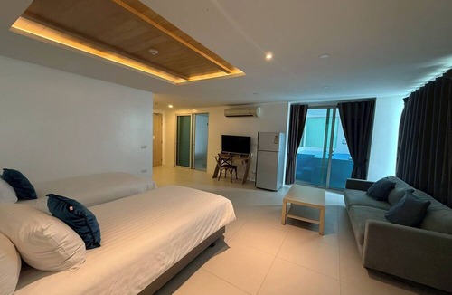 Bang Sare Hotel | Costa Village Jacuzzi Bangsaray