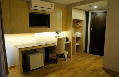 Pak Phraek Hotel | The 28th Hotel