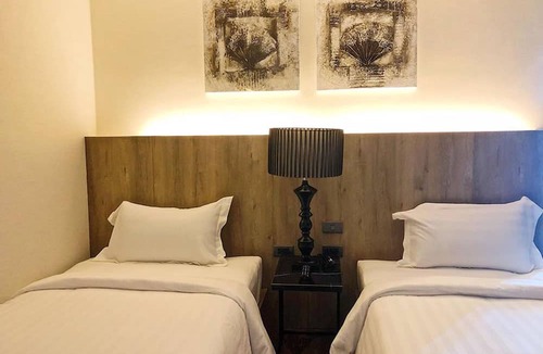 Pak Phraek Hotel | The 28th Hotel