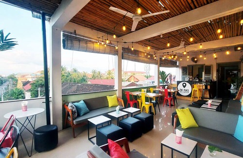Svay Pao Hostel | The Place Hostel & Rooftop Bar