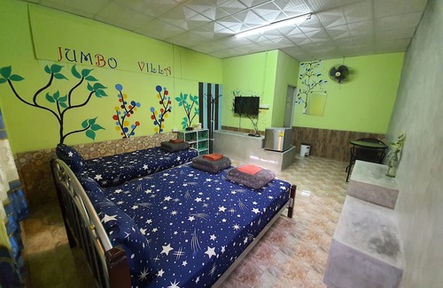 Wiset Chai Chan Hotel | Jumbo Villa Homestay and Resort