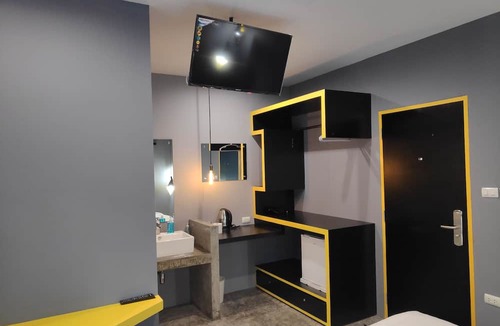 Ratchadaphisek Hotel | Ratch 66