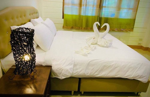 Ban Pong Hotel | Aura Park Resort