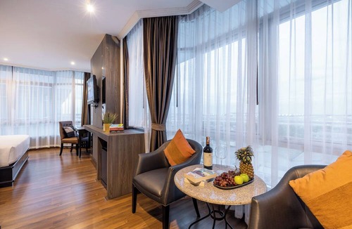 Racha Thewa Hotel | Siam Mandarina Bangkok Suvarnabhumi Airport Hotel (Free Shuttle)